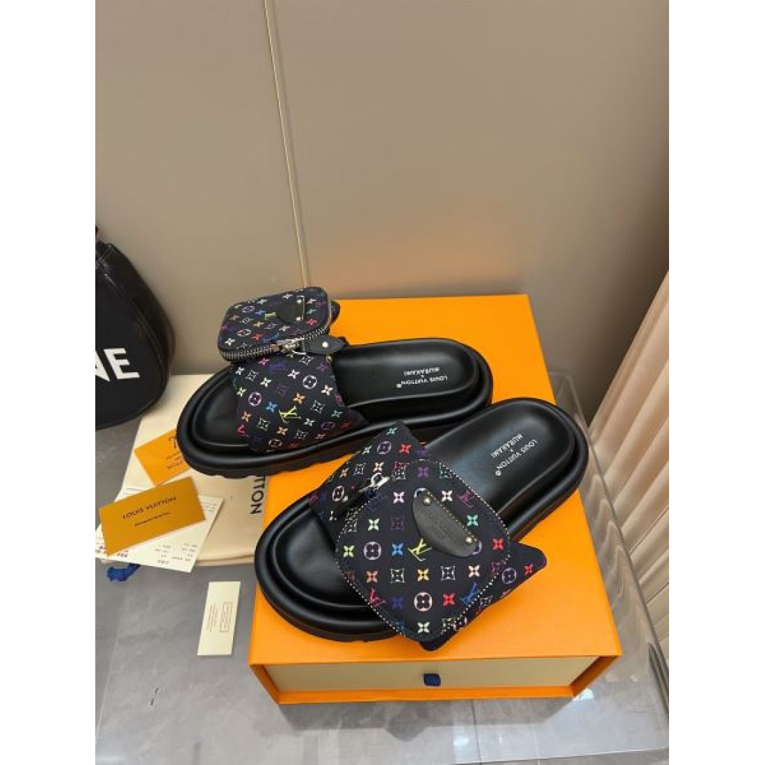 ルイヴィトン LOUIS VUITTON コピー サンダル トレンドを先取りした鮮やかな魅力