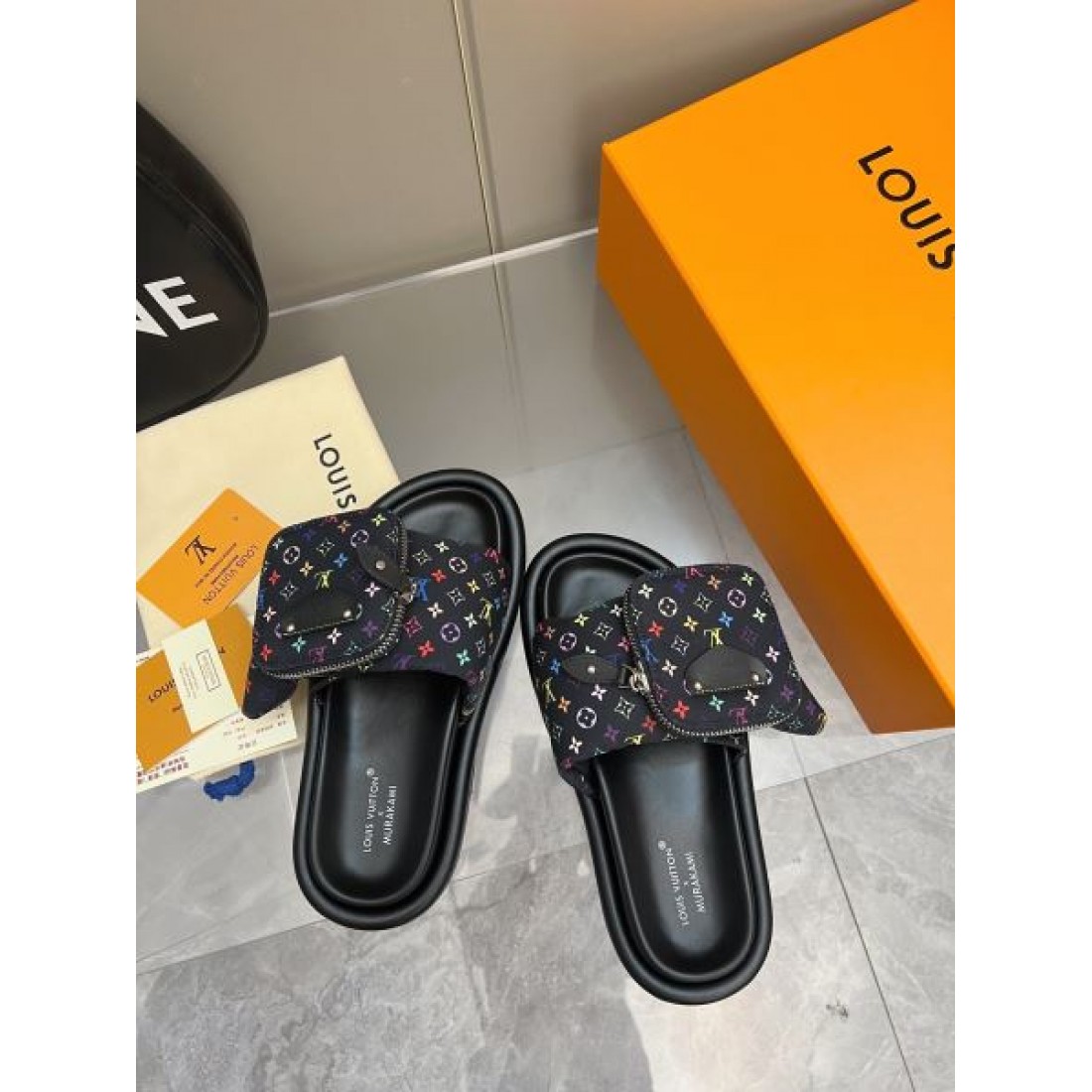 ルイヴィトン LOUIS VUITTON コピー サンダル トレンドを先取りした鮮やかな魅力