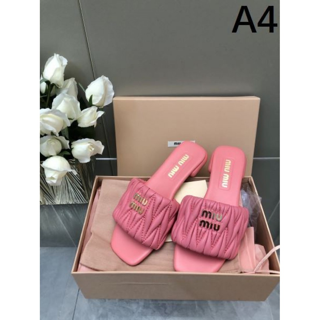 ミュウミュウ コピー サンダル MIU MIUで魅了する上質なディテール