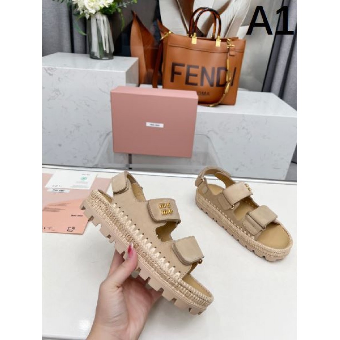 期間限定 MIU MIU ミュウミュウ コピー レディースサンダル 大人可愛い