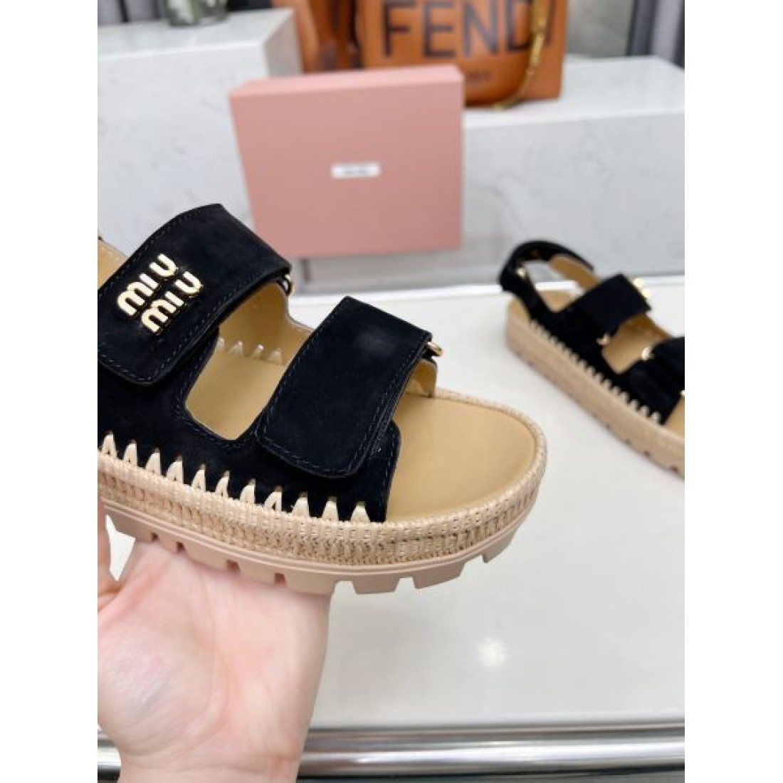 期間限定 MIU MIU ミュウミュウ コピー レディースサンダル 大人可愛い