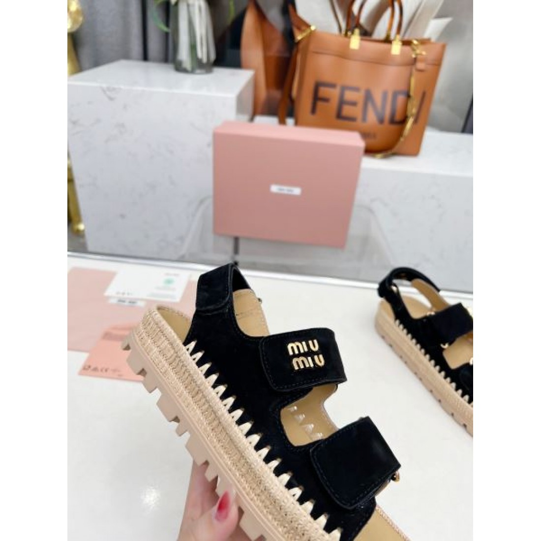 期間限定 MIU MIU ミュウミュウ コピー レディースサンダル 大人可愛い