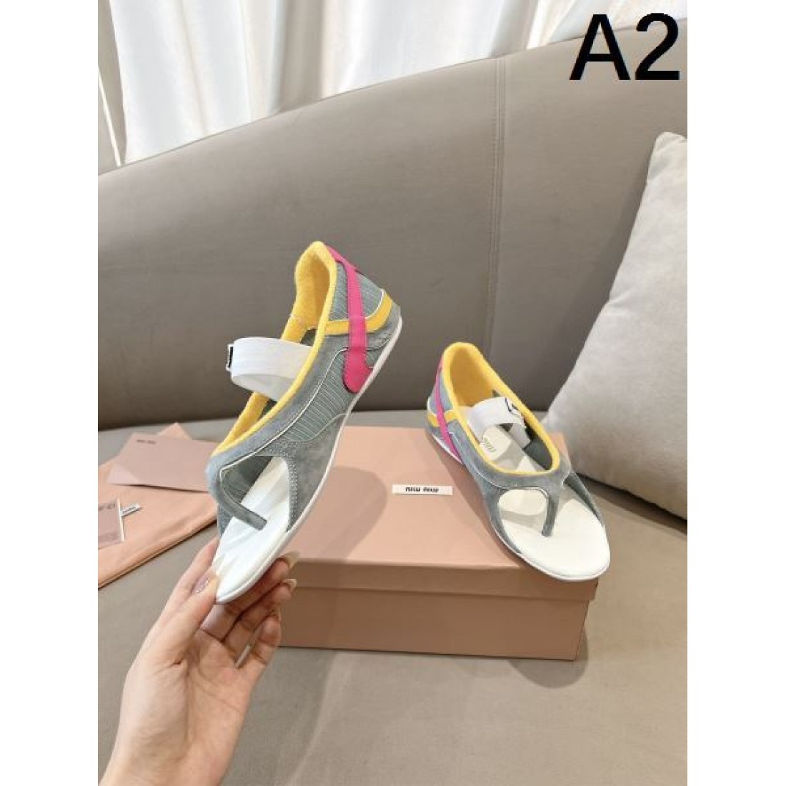 一瞬で華やぐ MIU MIU ミュウミュウ コピー レディースサンダル 人気沸騰中！おしゃれ新品