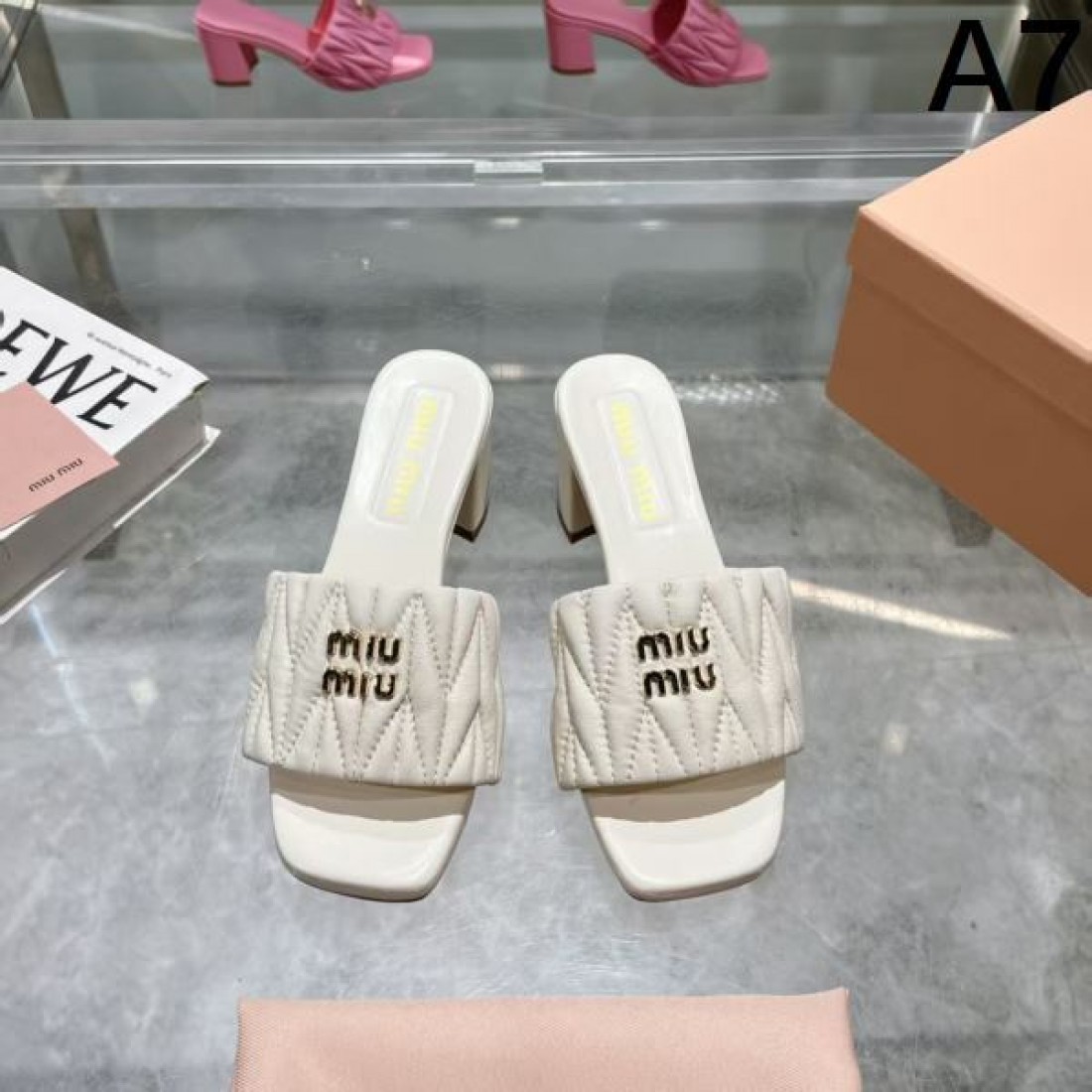SNS映え抜群 MIU MIU ミュウミュウ コピー レディースサンダル スタイリッシュなスタイル