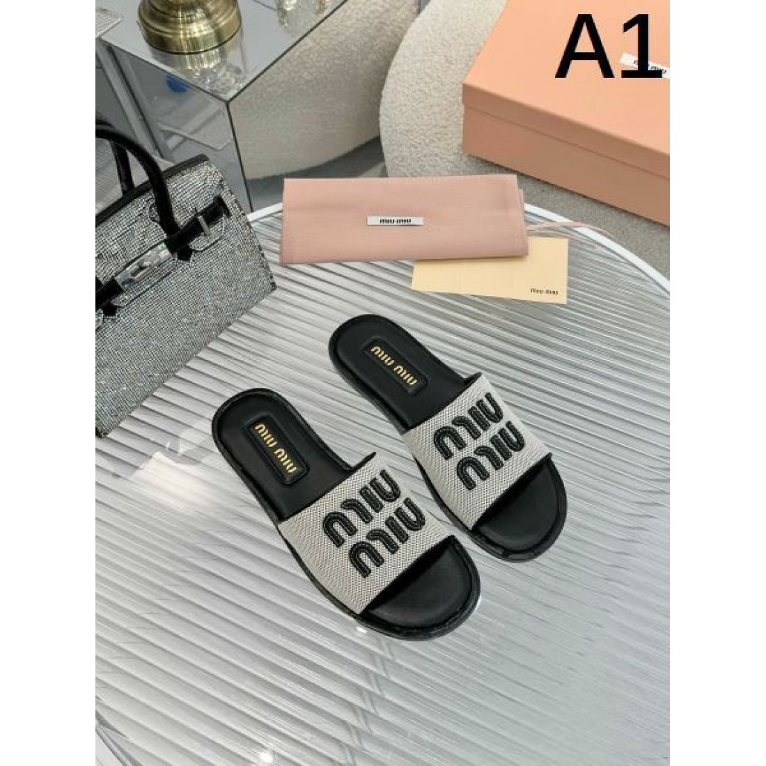 ギフトにも最適 MIU MIU ミュウミュウ コピー レディースサンダル ファッション好き必見