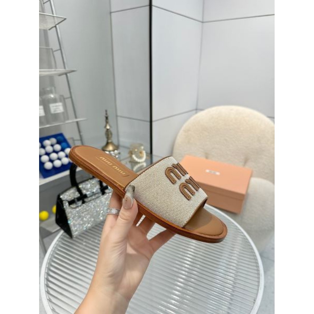 ギフトにも最適 MIU MIU ミュウミュウ コピー レディースサンダル ファッション好き必見
