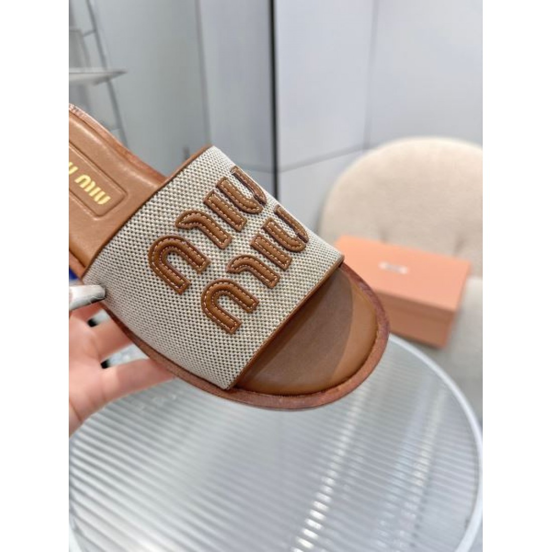 ギフトにも最適 MIU MIU ミュウミュウ コピー レディースサンダル ファッション好き必見