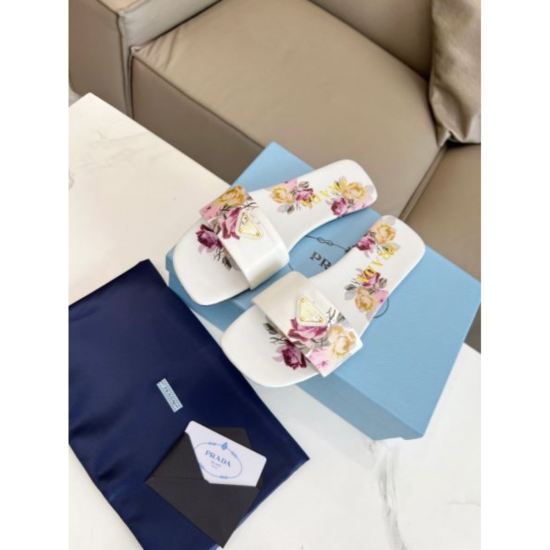 迷わずゲット PRADA プラダ コピー レディースサンダル これは買い