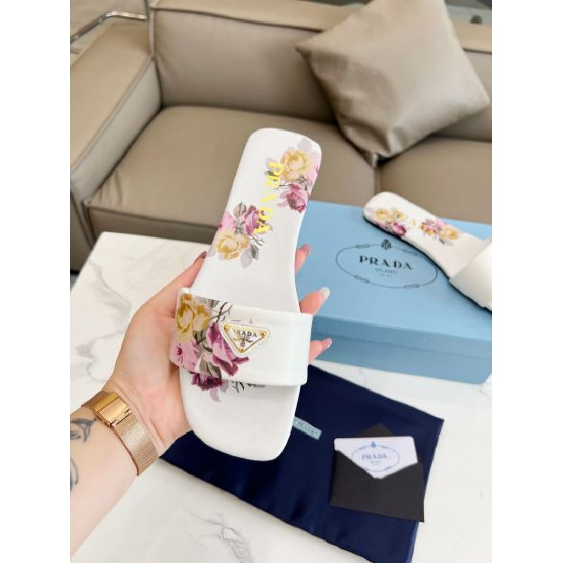 迷わずゲット PRADA プラダ コピー レディースサンダル これは買い
