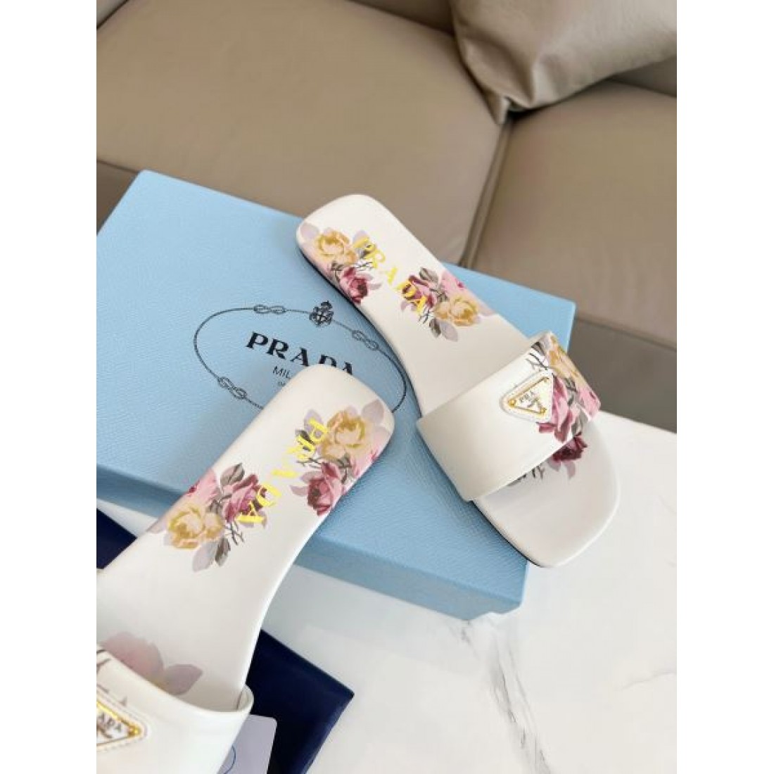 迷わずゲット PRADA プラダ コピー レディースサンダル これは買い