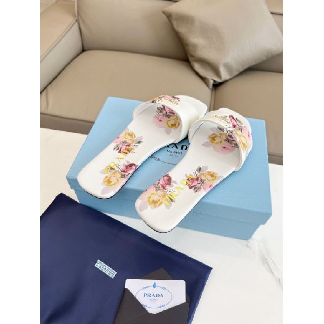 迷わずゲット PRADA プラダ コピー レディースサンダル これは買い