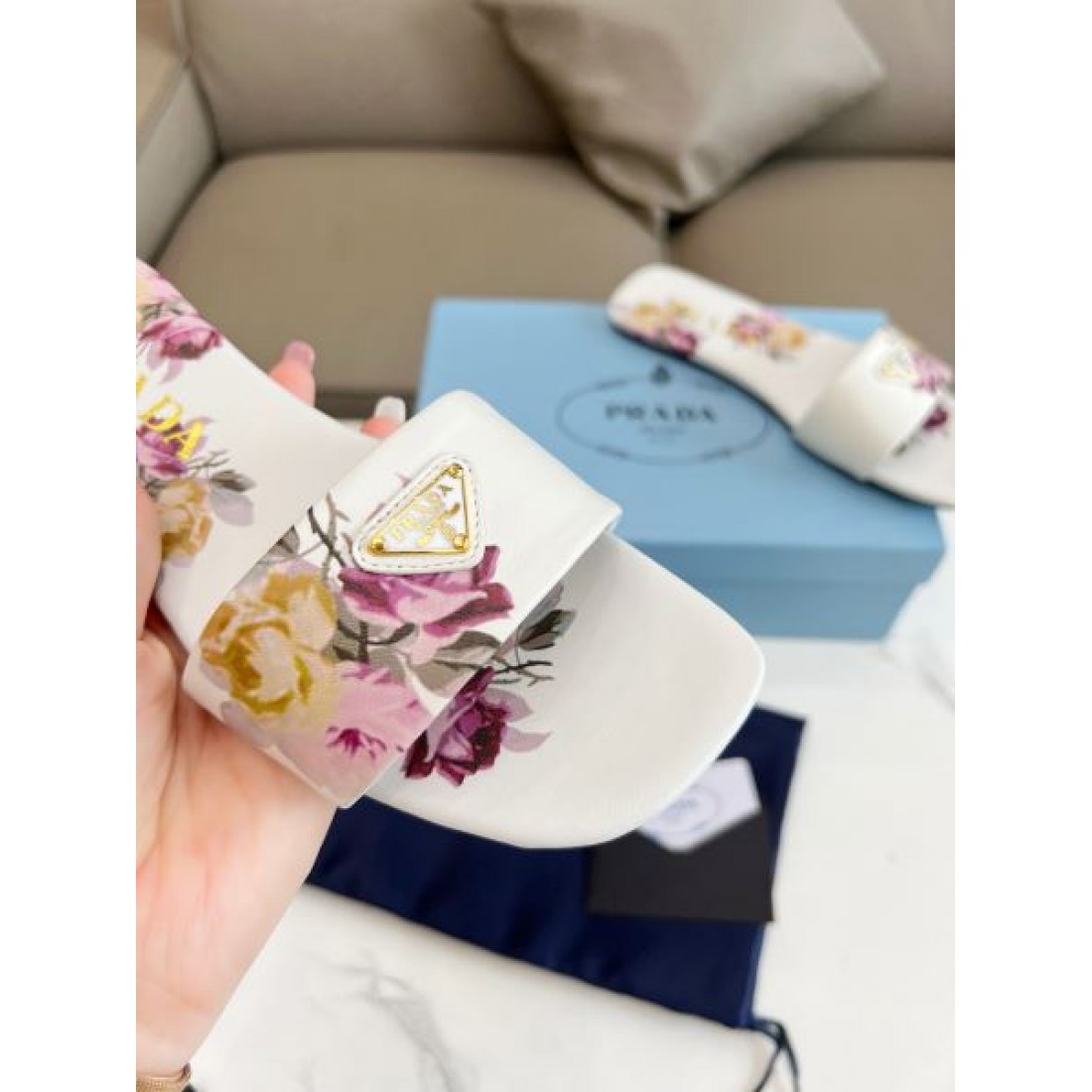 迷わずゲット PRADA プラダ コピー レディースサンダル これは買い