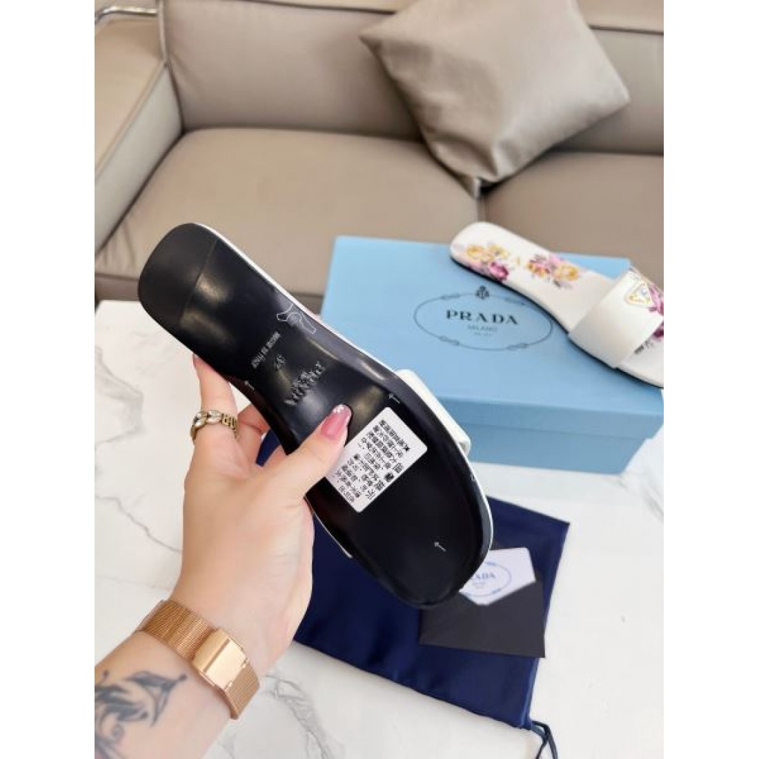 迷わずゲット PRADA プラダ コピー レディースサンダル これは買い
