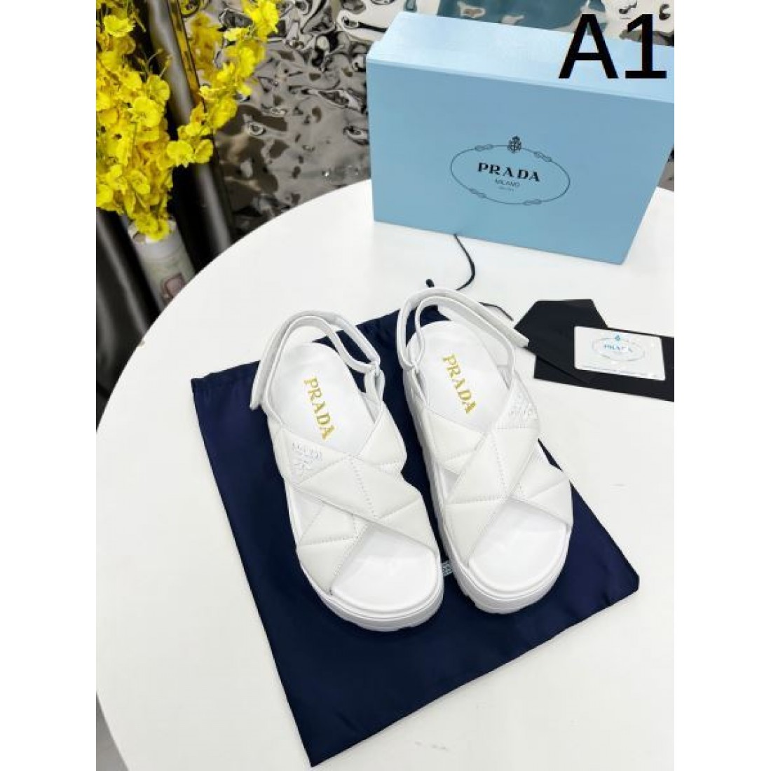 今季イチオシ PRADA プラダ コピー レディースサンダル エレガントな雰囲気