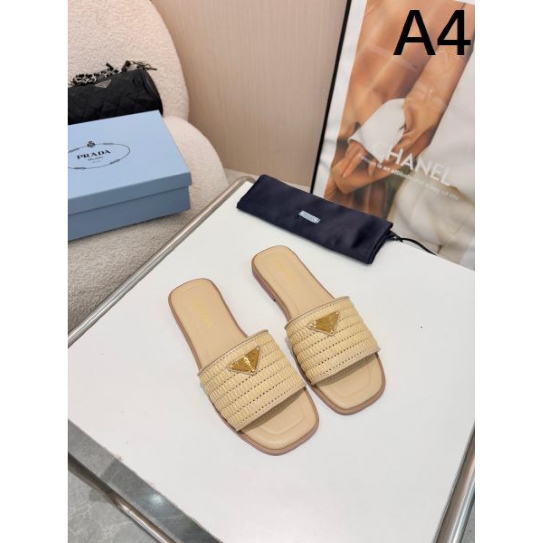 モダンで柔らかな印象の PRADA プラダ コピー サンダル を今すぐ体感