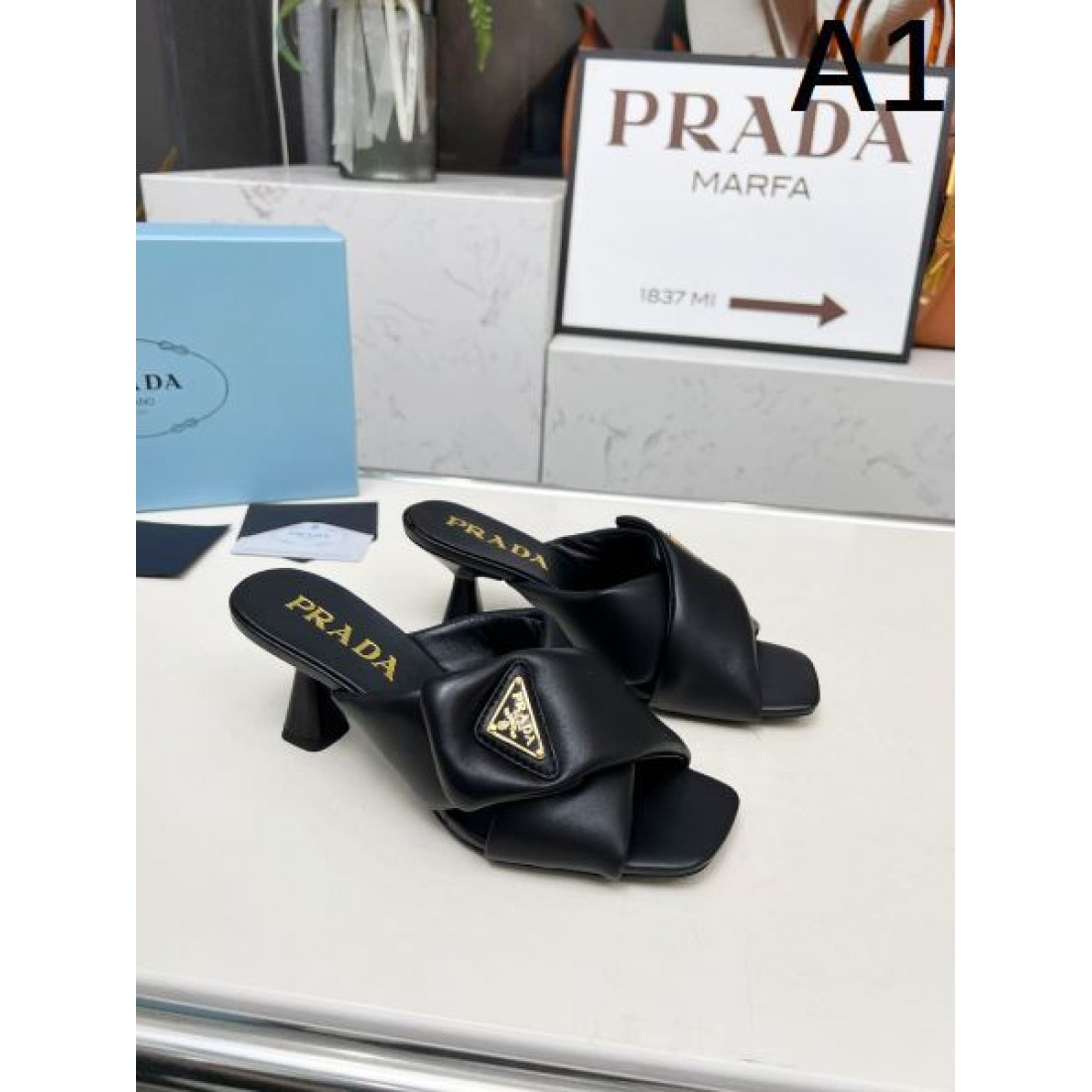 美しさと実用性を兼ね備えた PRADA プラダ コピー サンダル が大人気