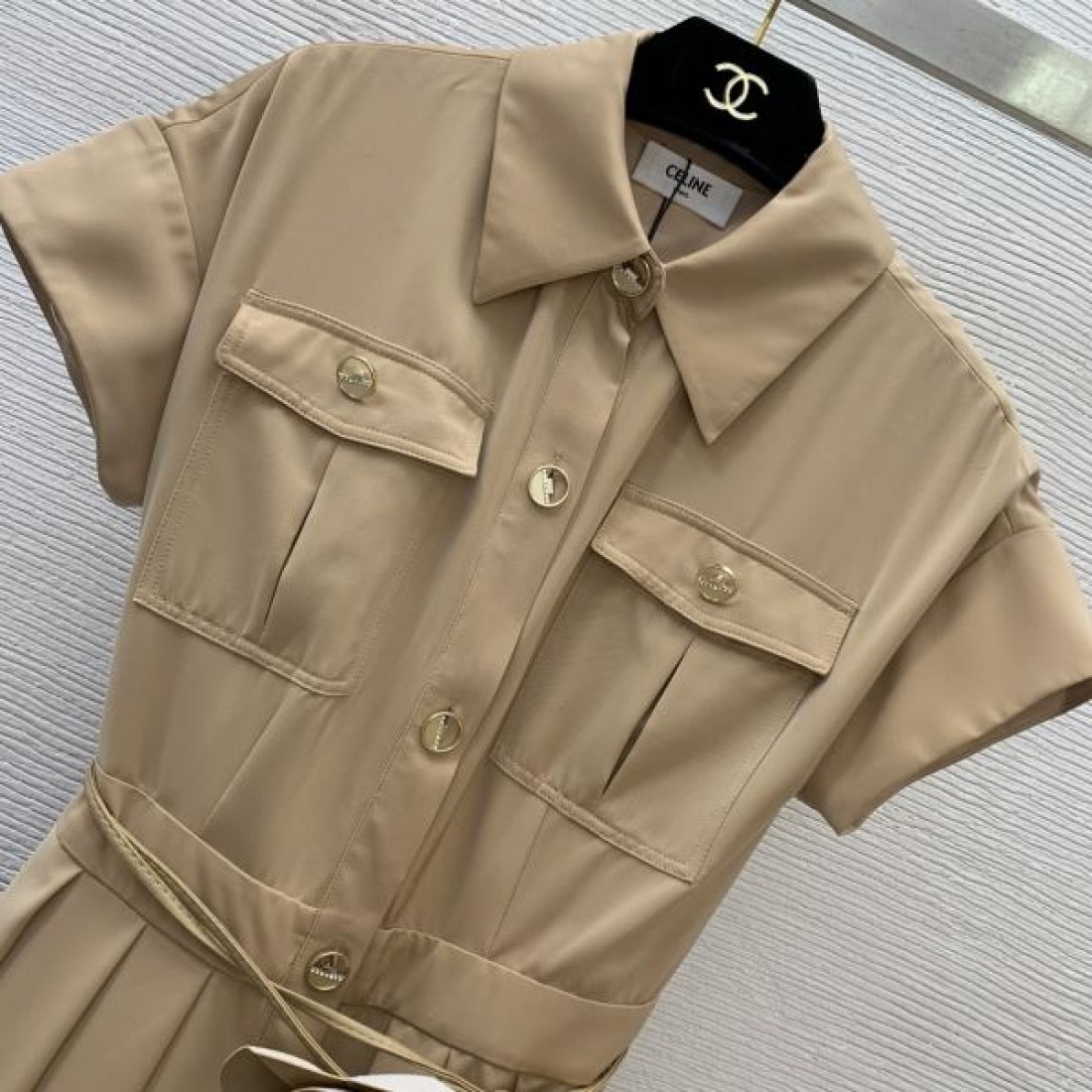 フェミニンで上質な CELINE セリーヌ スーパーコピー ワンピース