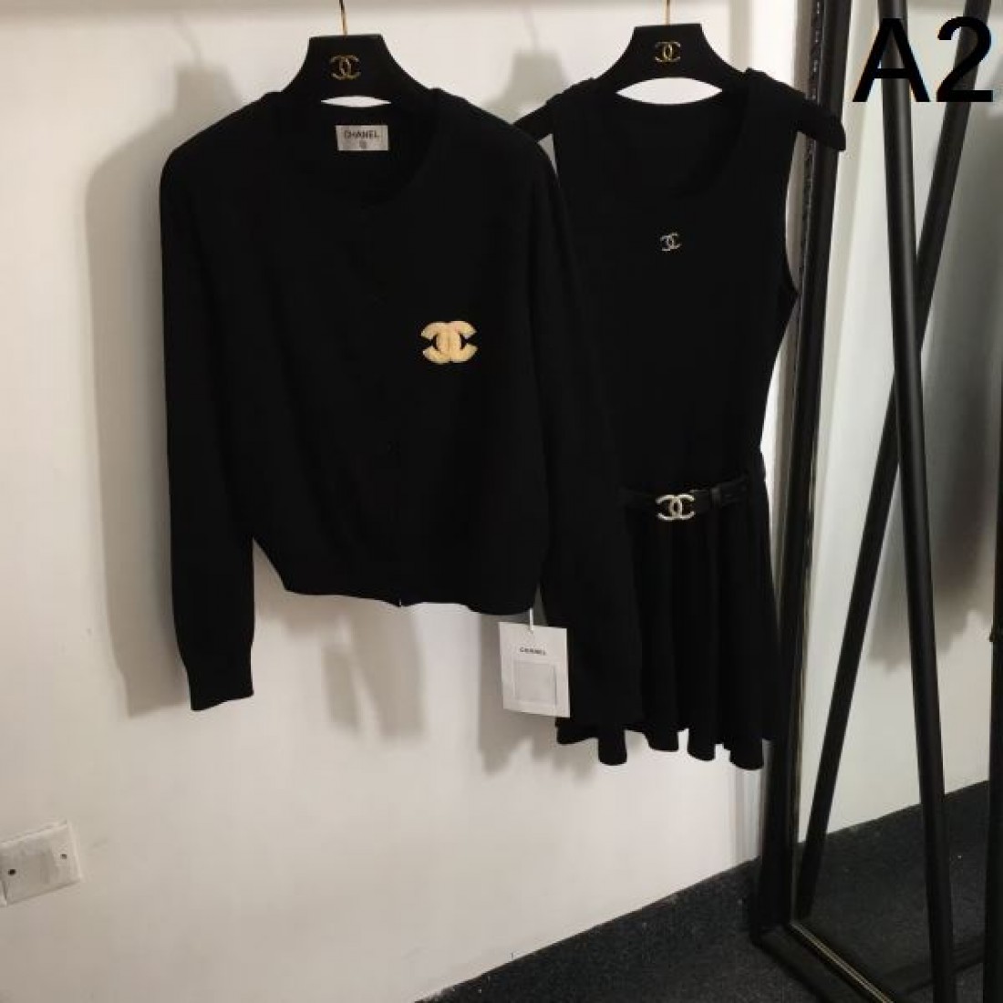 可憐なシルエットが映える CHANEL シャネル スーパーコピー 上下セット 