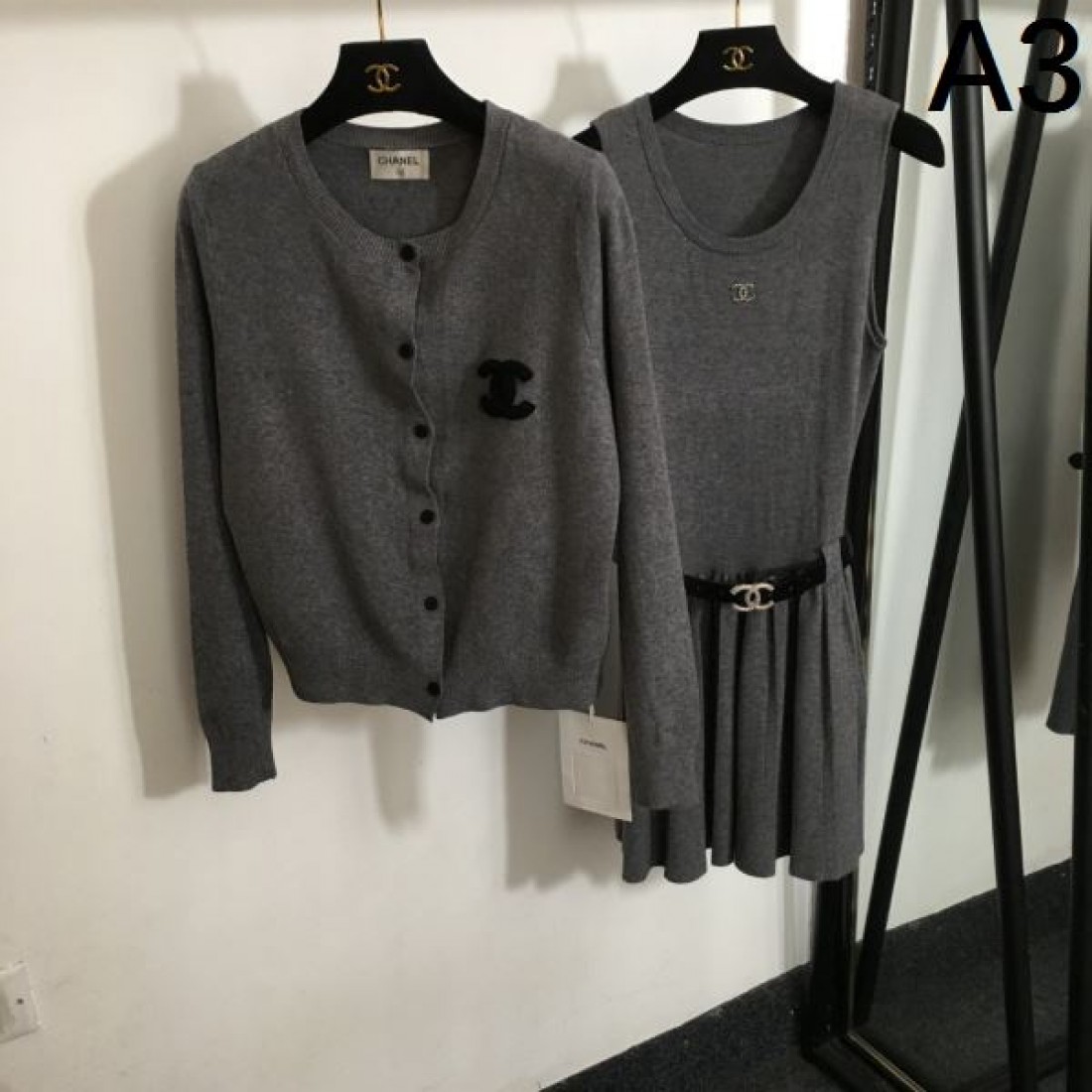 可憐なシルエットが映える CHANEL シャネル スーパーコピー 上下セット 