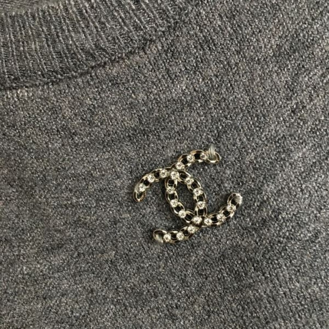 可憐なシルエットが映える CHANEL シャネル スーパーコピー 上下セット 