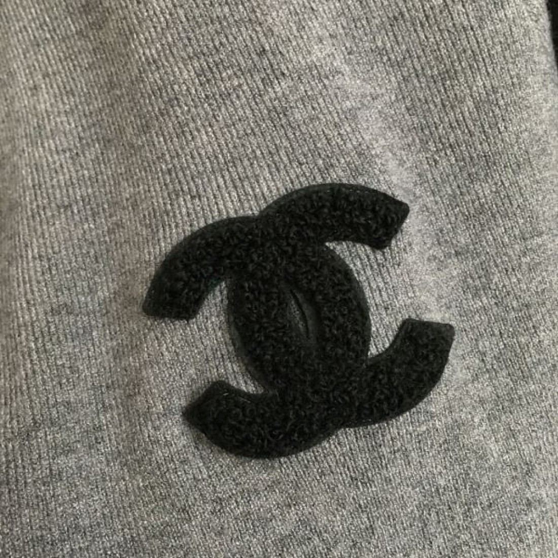 可憐なシルエットが映える CHANEL シャネル スーパーコピー 上下セット 