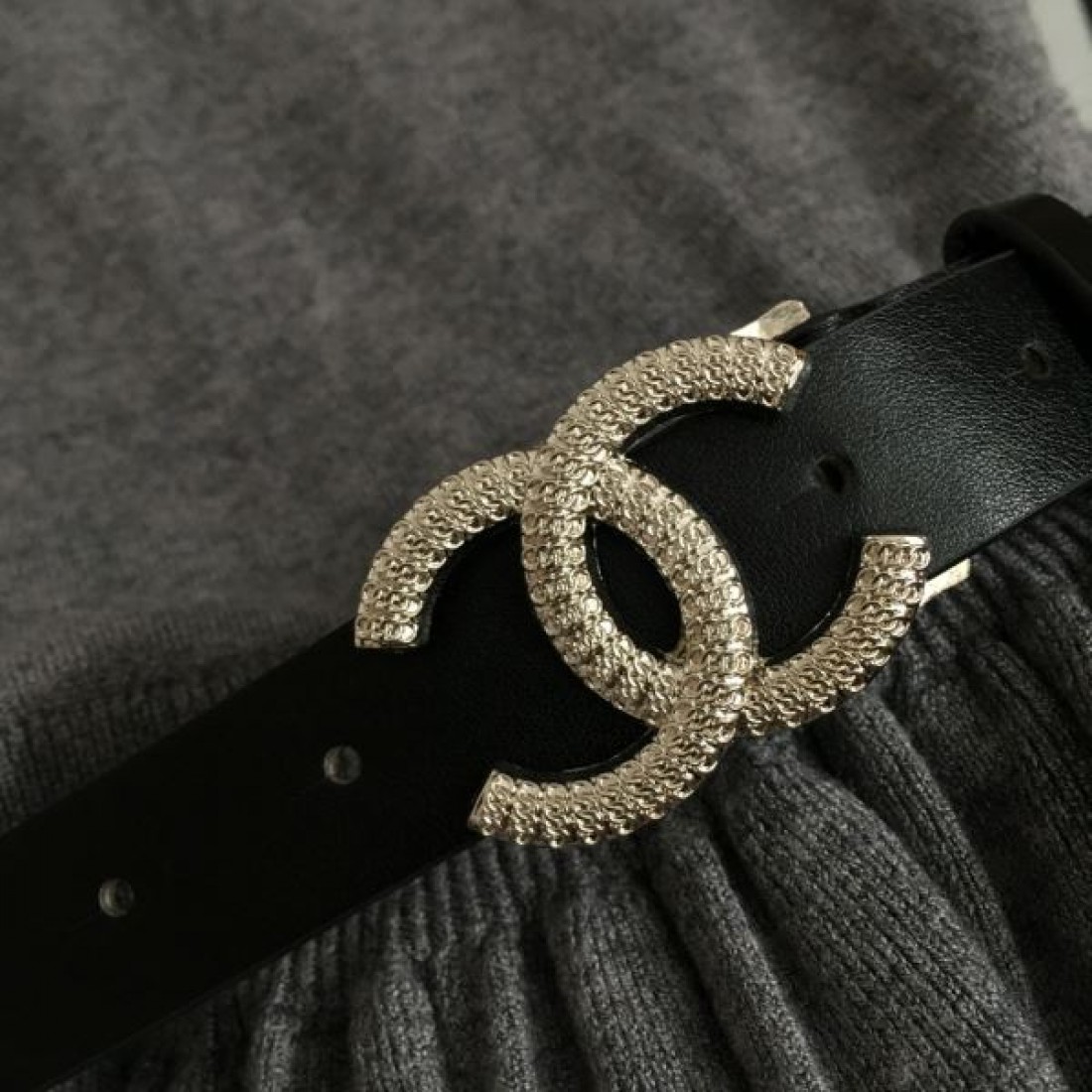 可憐なシルエットが映える CHANEL シャネル スーパーコピー 上下セット 