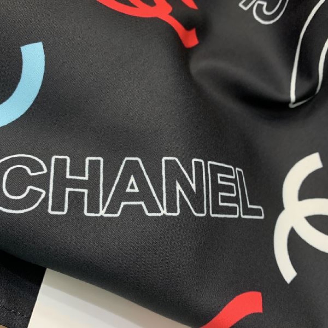 エレガントなムードを演出する CHANEL シャネル スーパーコピー ロングスカート