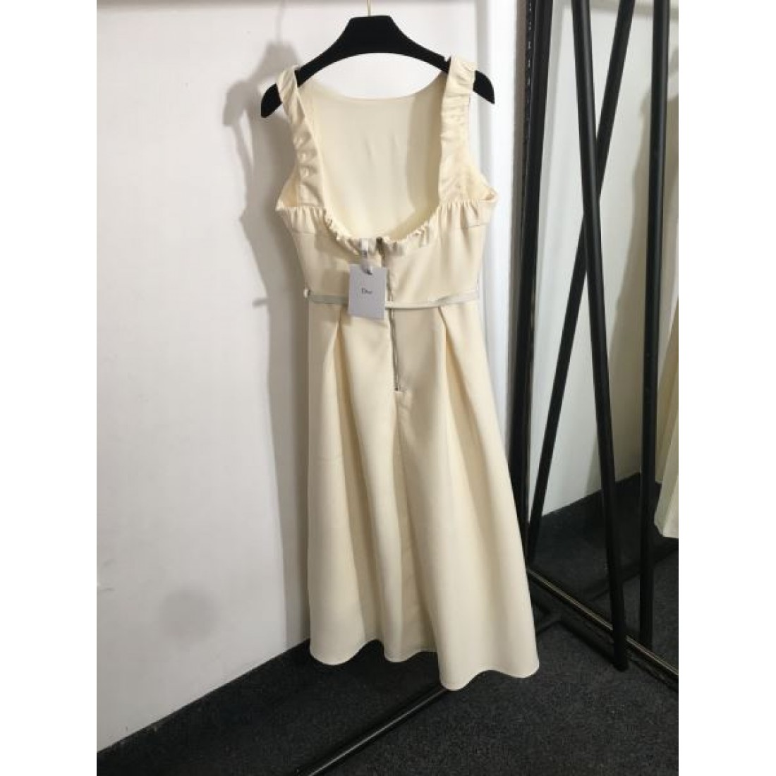 今季は色を使った注目新品 DIOR ディオール コピー ワンピース 大注目の新作