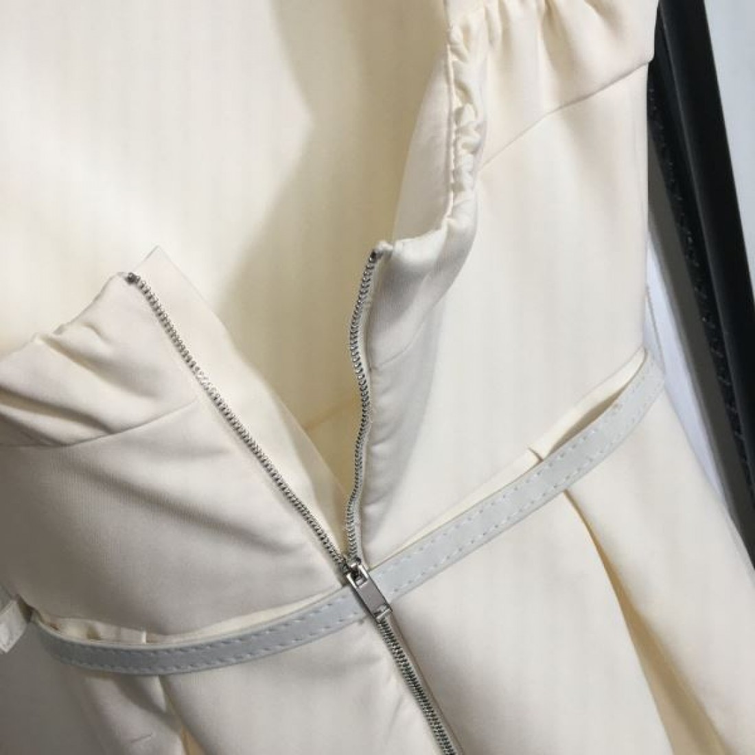 今季は色を使った注目新品 DIOR ディオール コピー ワンピース 大注目の新作