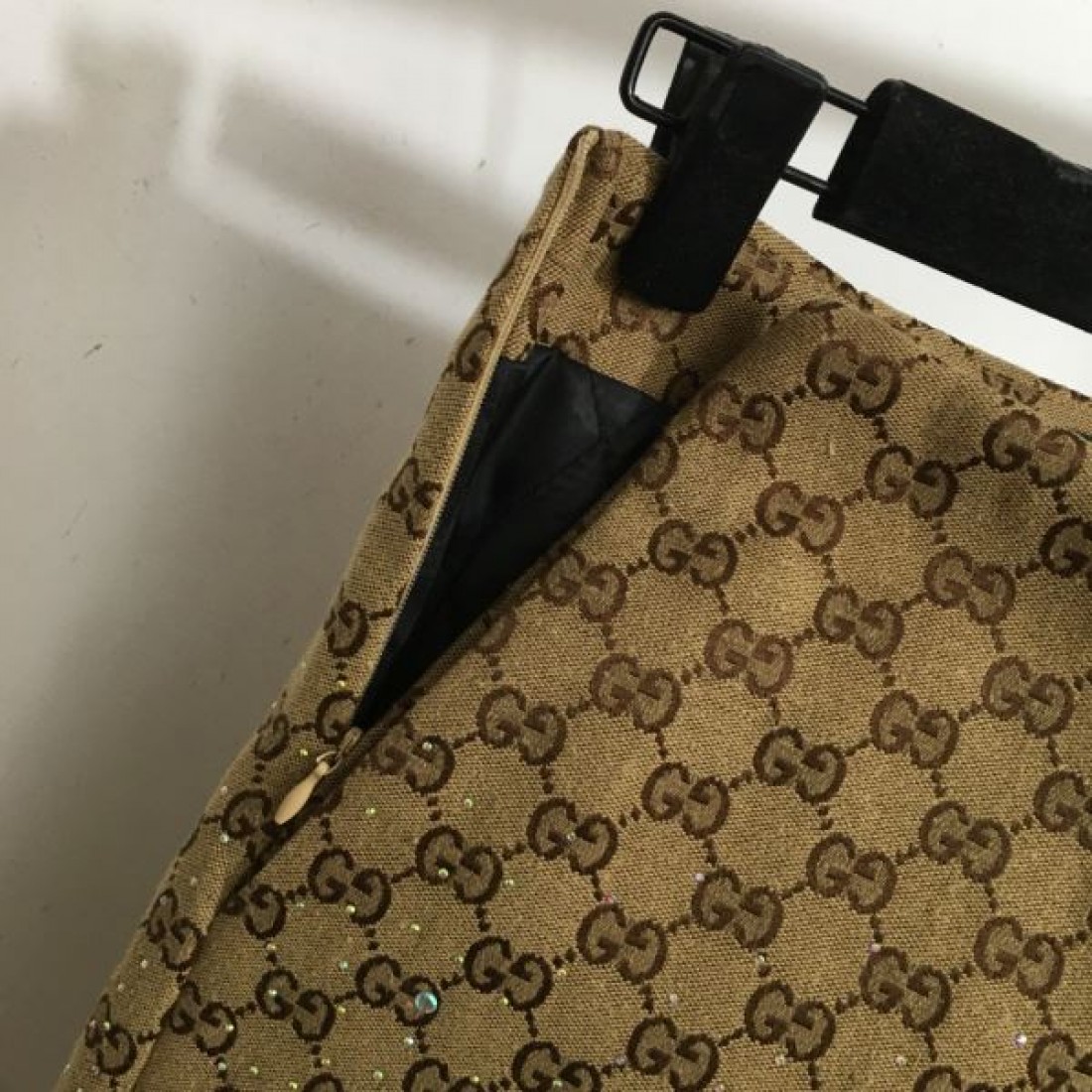 洗練された美しさ GUCCI グッチ コピー スカート 大人の魅力溢れる