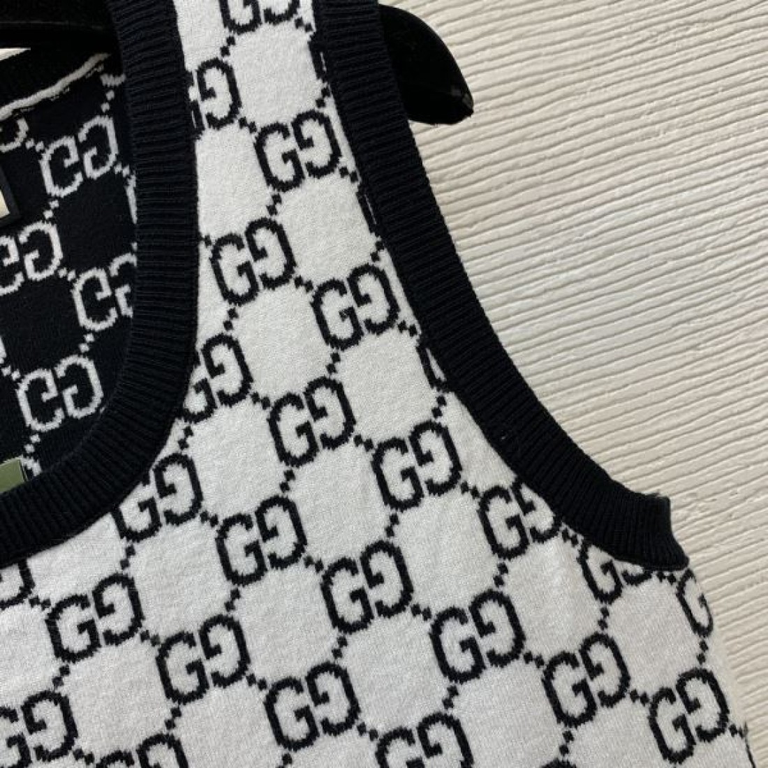 エレガントな雰囲気 GUCCI グッチ コピー ワンピース 上質な素材感