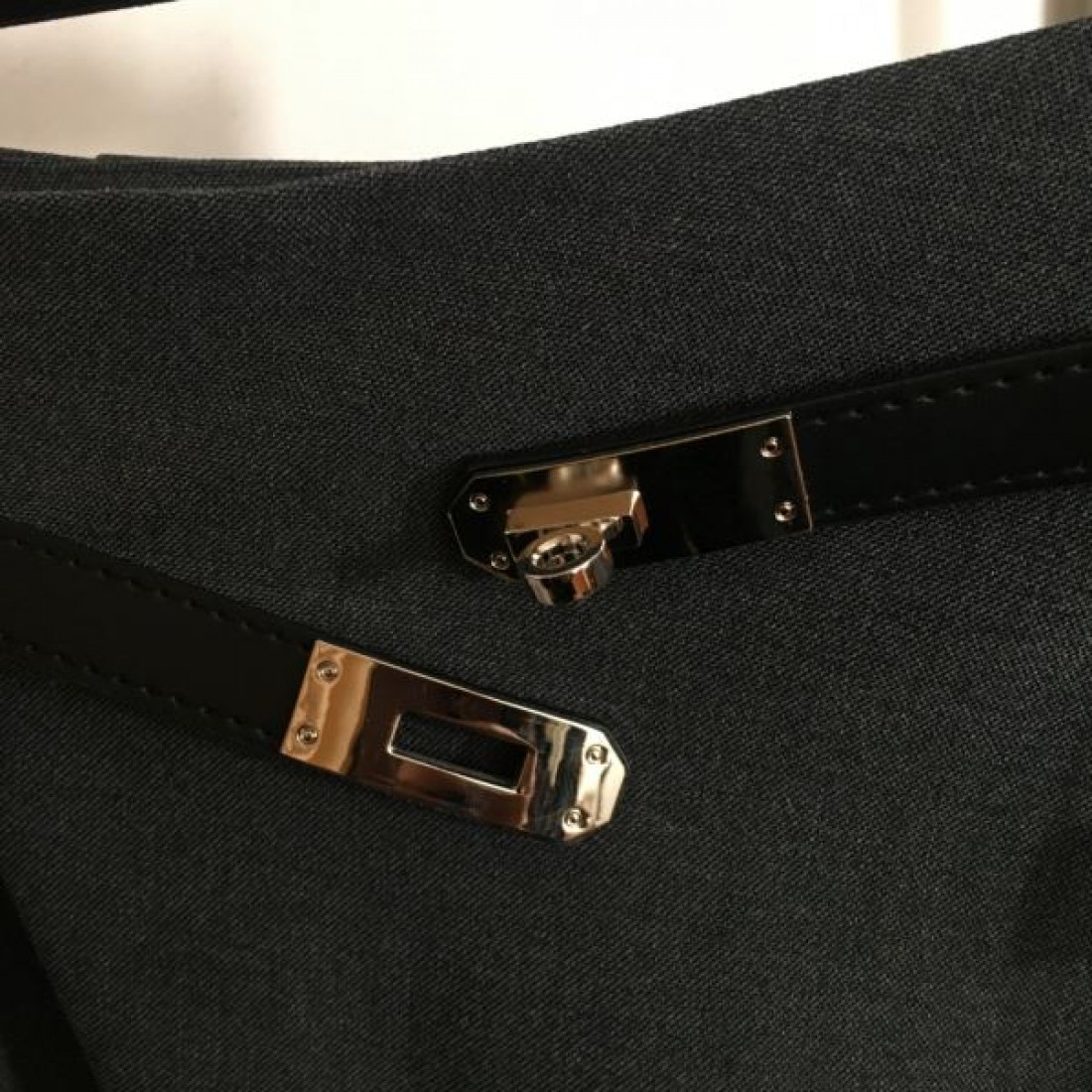 海外セレブ風コーデ HERMES エルメス コピー ロングスカート 高級感漂うデザイン