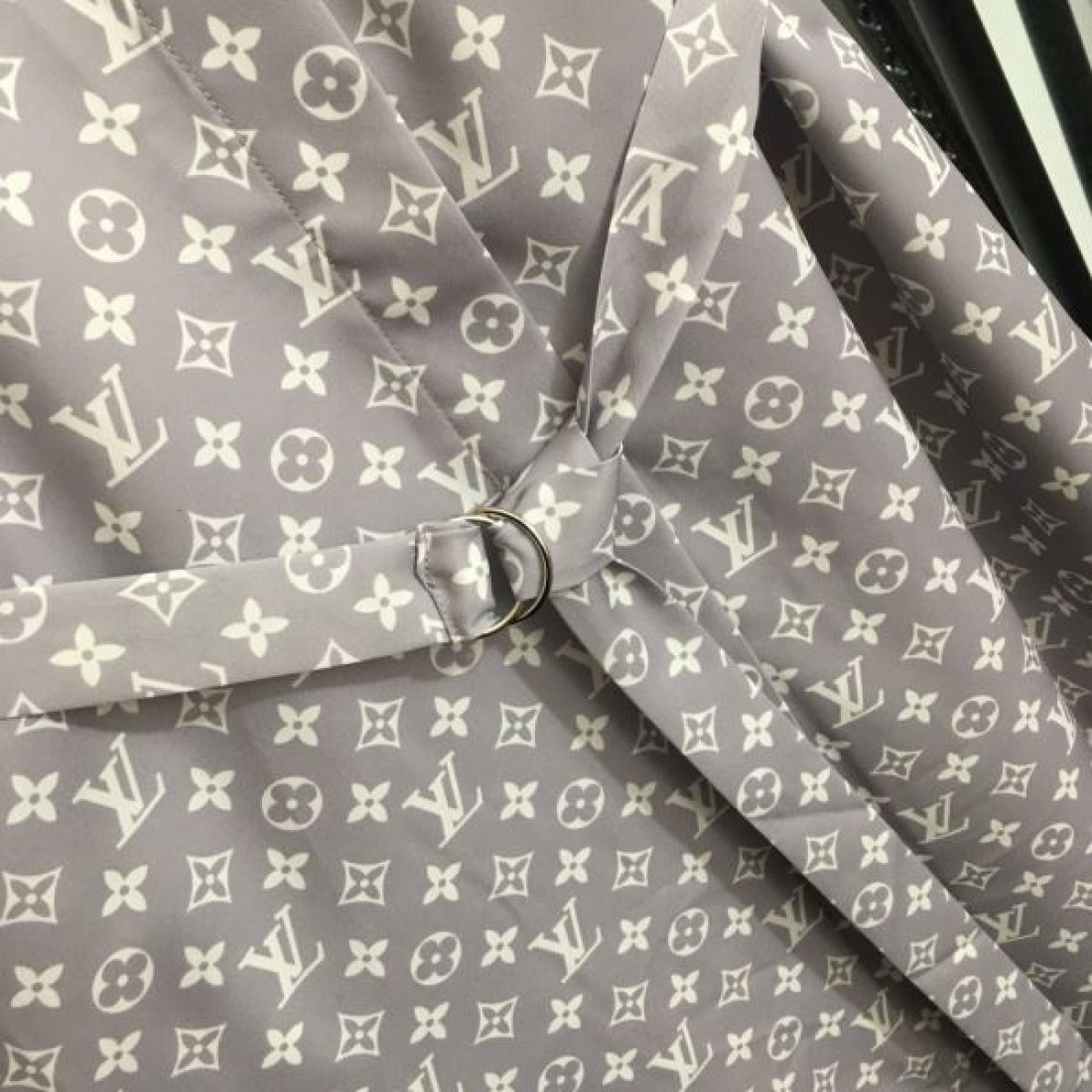 自分へのご褒美に LOUIS VUITTON ルイヴィトン コピー ワンピース ギフトにも最適