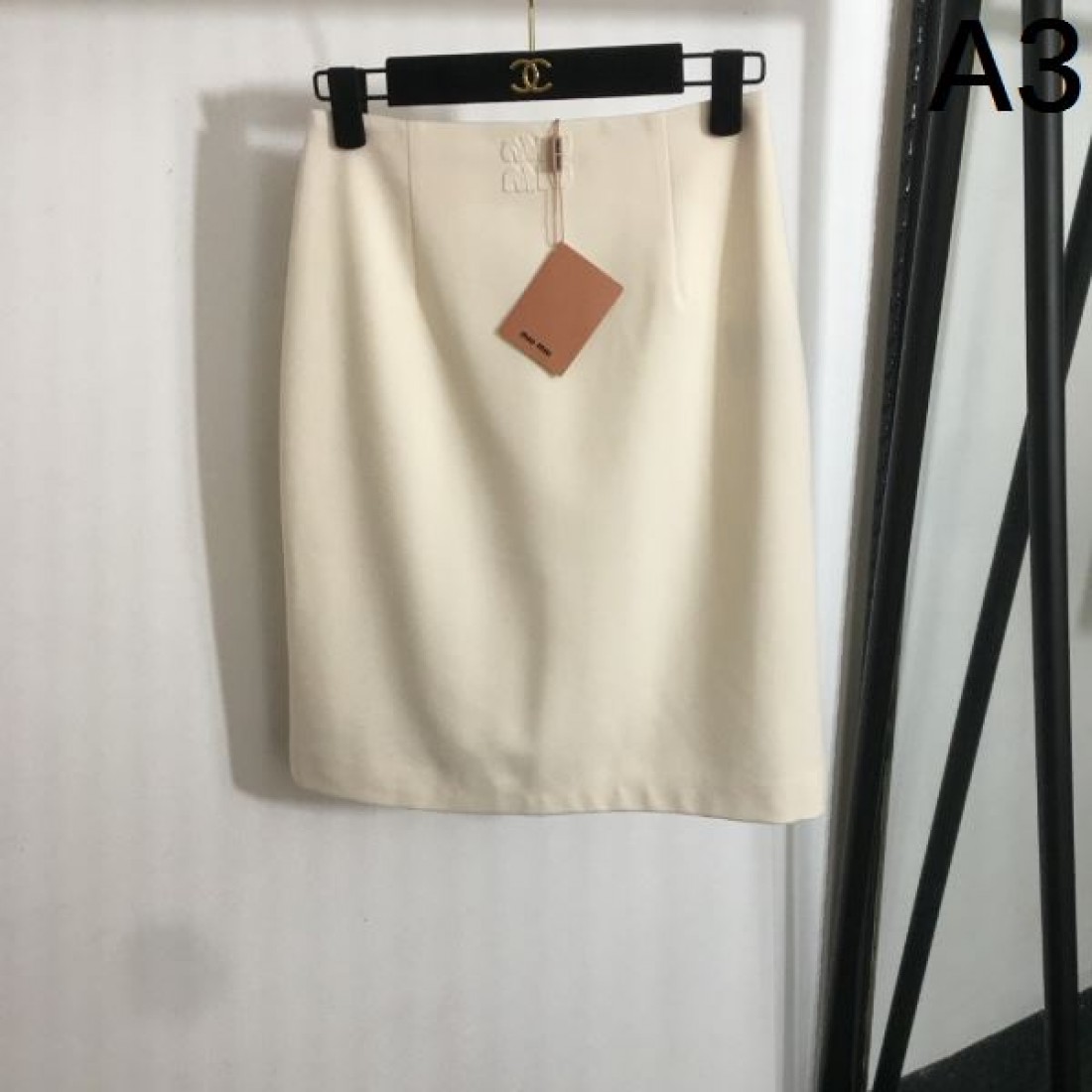 今季イチオシ MIU MIU ミュウミュウ コピー スカート 季節感たっぷり