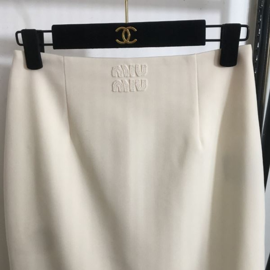 今季イチオシ MIU MIU ミュウミュウ コピー スカート 季節感たっぷり