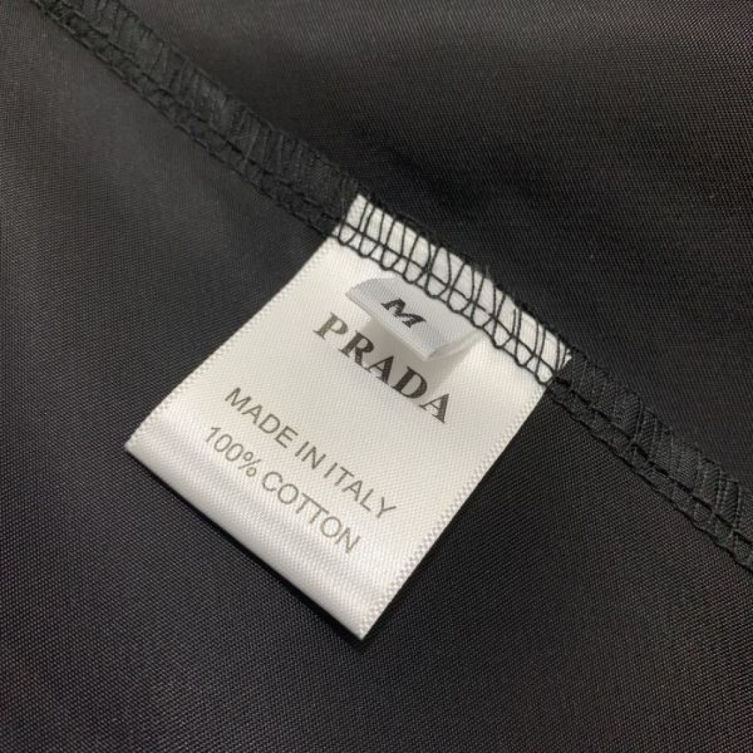  PRADA プラダ コピー ワンピース エレガントで都会的なデザインが魅力