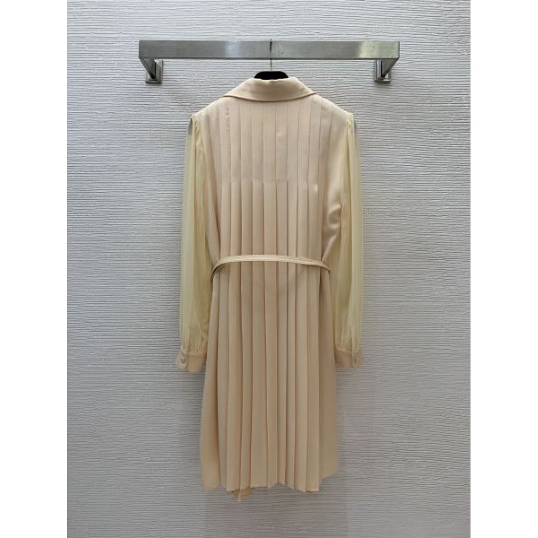 トレンド感あふれる VALENTINO ヴァレンティノ コピー ワンピース 立体的なシルエット