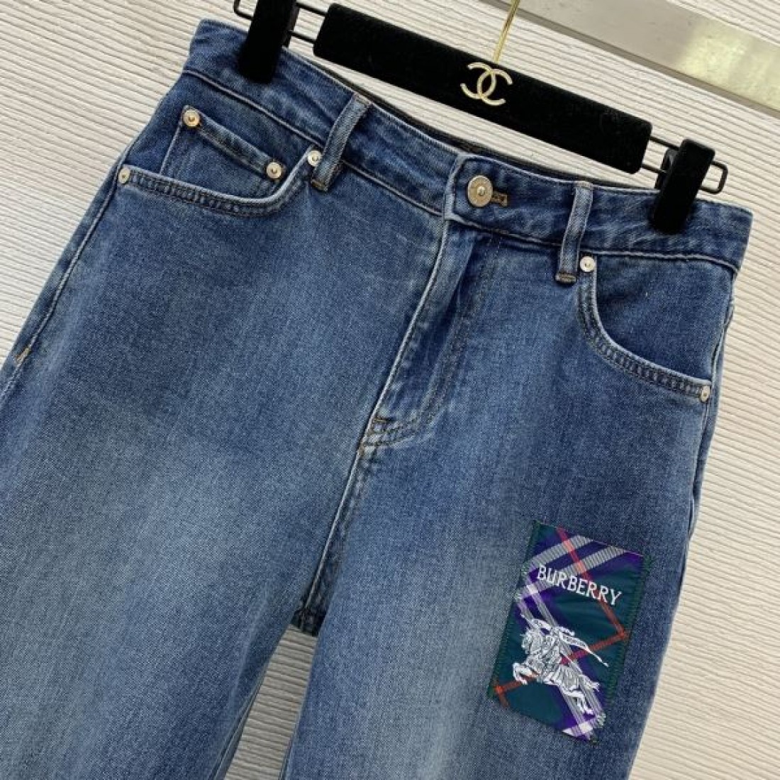  洗練された上品な BURBERRY バーバリー コピー ジーパン 高品質な仕上がり