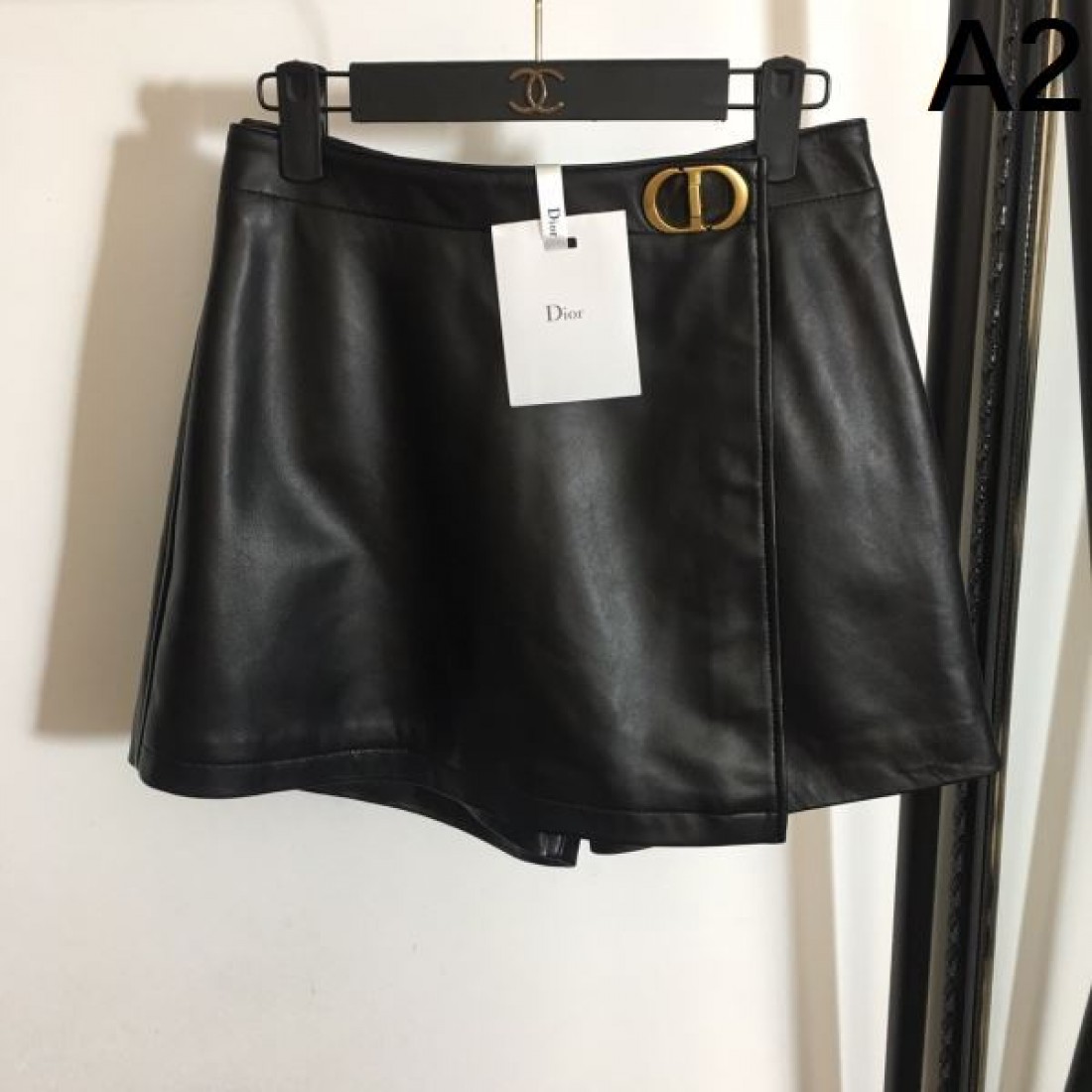  シンプルで洗練された DIOR ディオール コピー 半ズボン 高級感あるデザイン