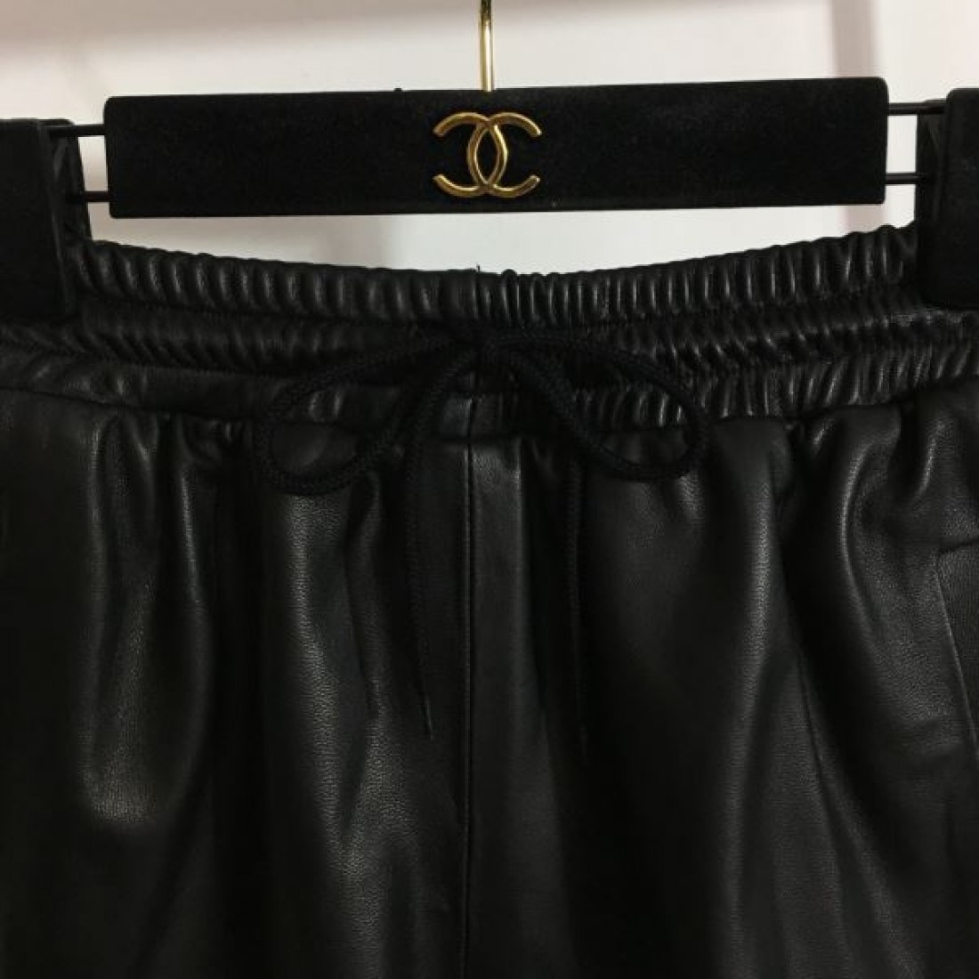 GUCCI グッチ コピー 半ズボンでカジュアルながら上質なスタイルに