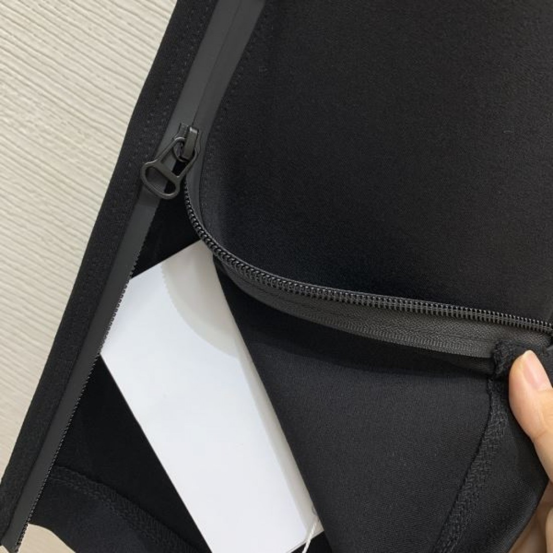  動きやすく美脚効果も抜群 LOUIS VUITTON ルイヴィトン コピー レギンスパンツ