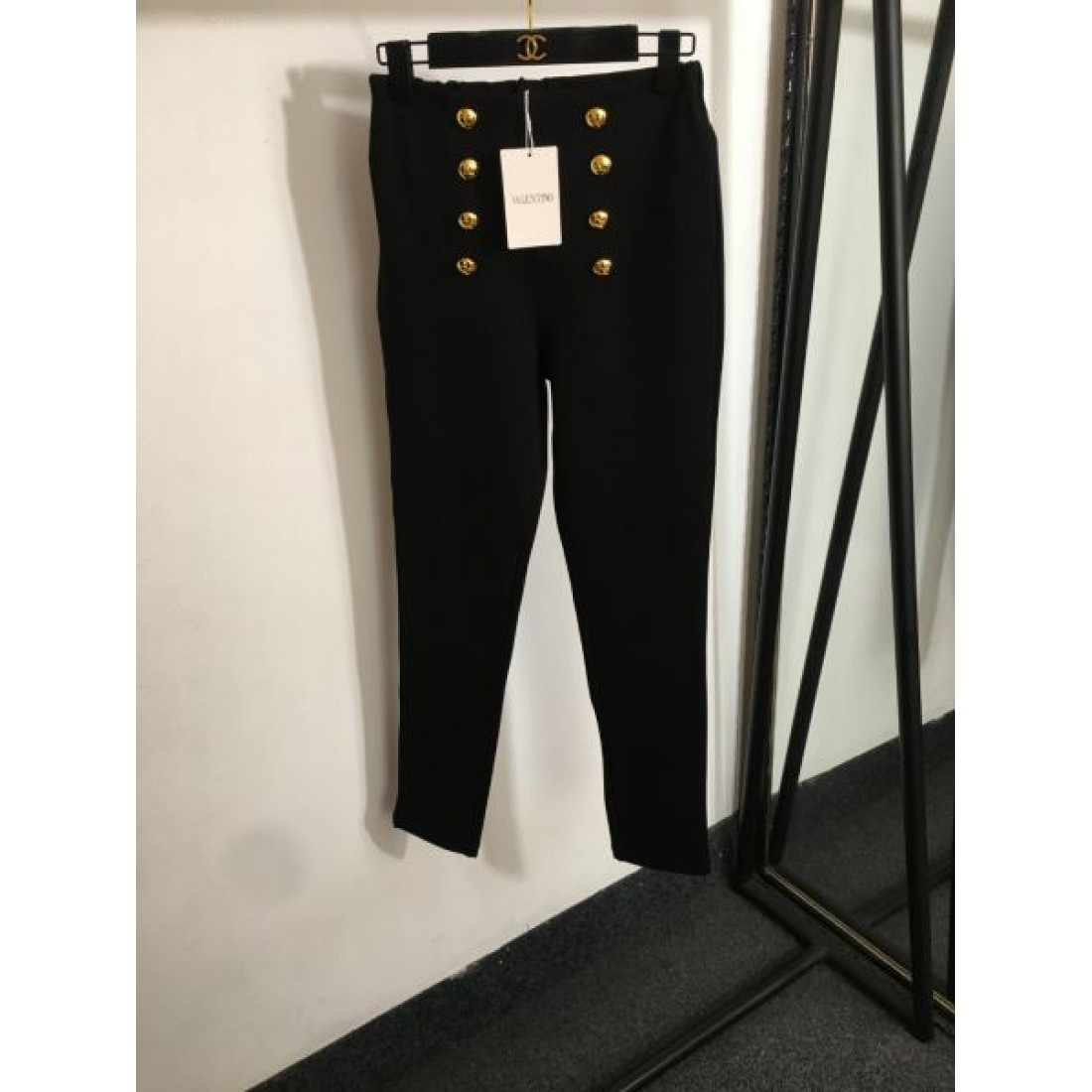 VALENTINO ヴァレンティノ コピー レギンスパンツ スタイリッシュで軽やかな仕上がり