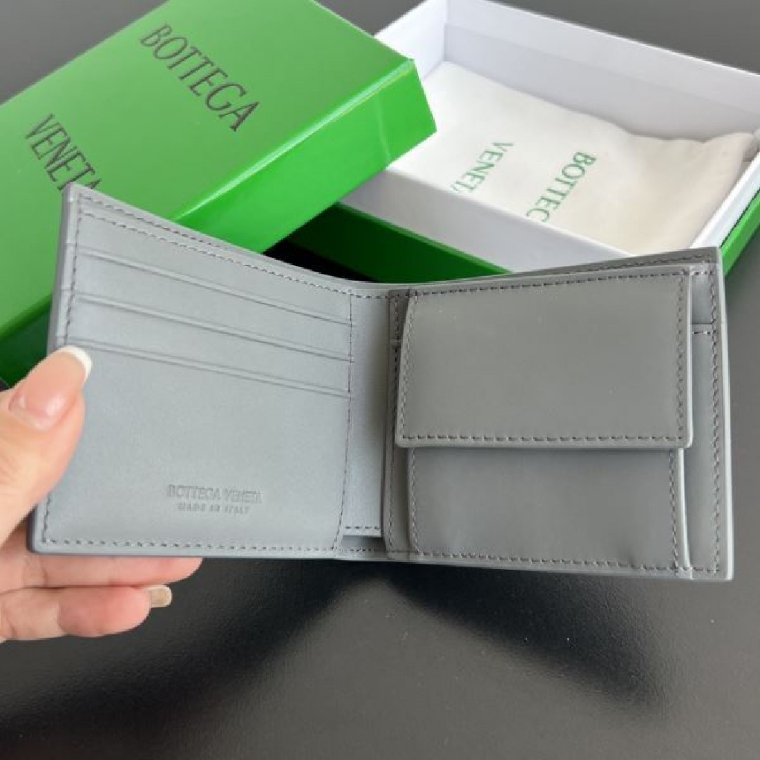 コンパクトボッテガヴェネタ コピー 二つ折り財布 BOTTEGA VENETA 人気急上昇中