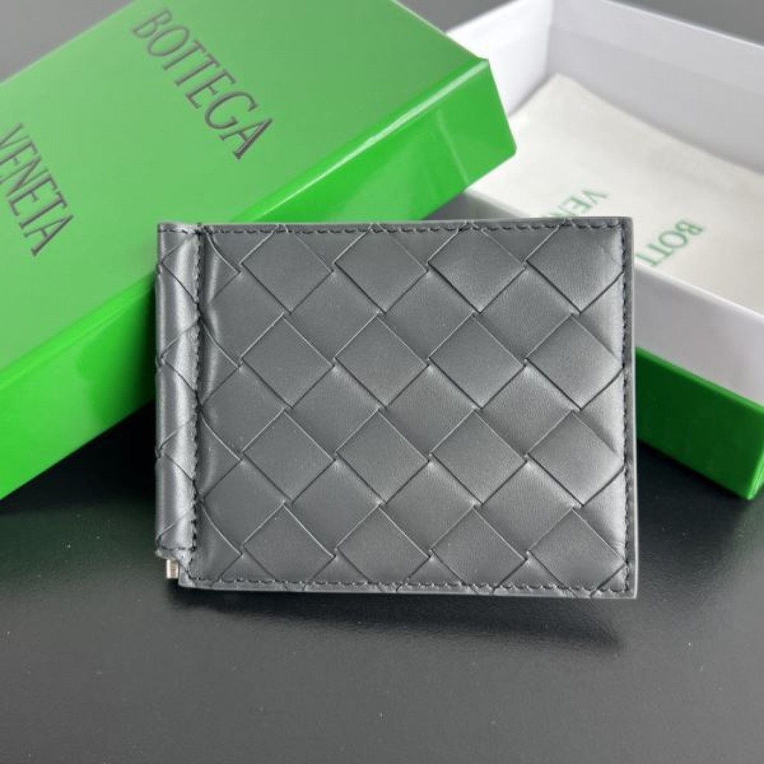 ラグジュアリー ボッテガヴェネタ コピー 二つ折り財布 BOTTEGA VENETA 絶対欲しい