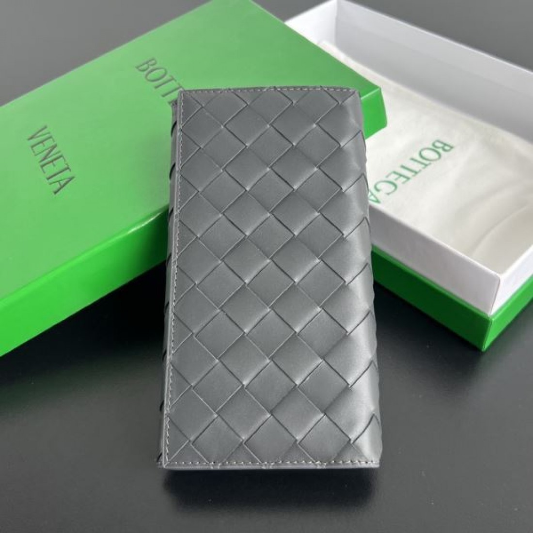 SNS映え抜群 BOTTEGA VENETA ボッテガヴェネタ コピー 長財布 期間限定