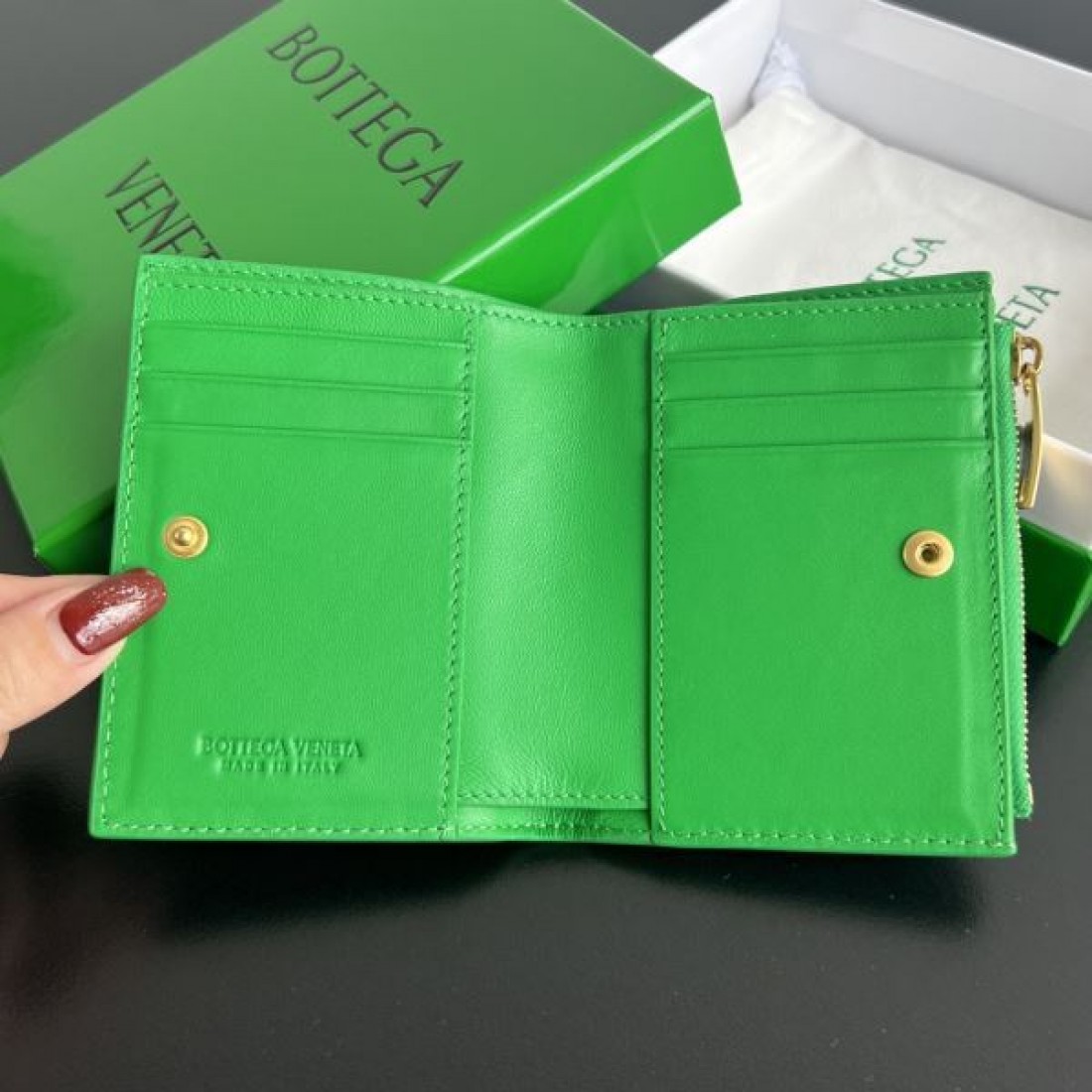 軽やかでフェミニンな BOTTEGA VENETA ボッテガヴェネタ コピー コインバッグ