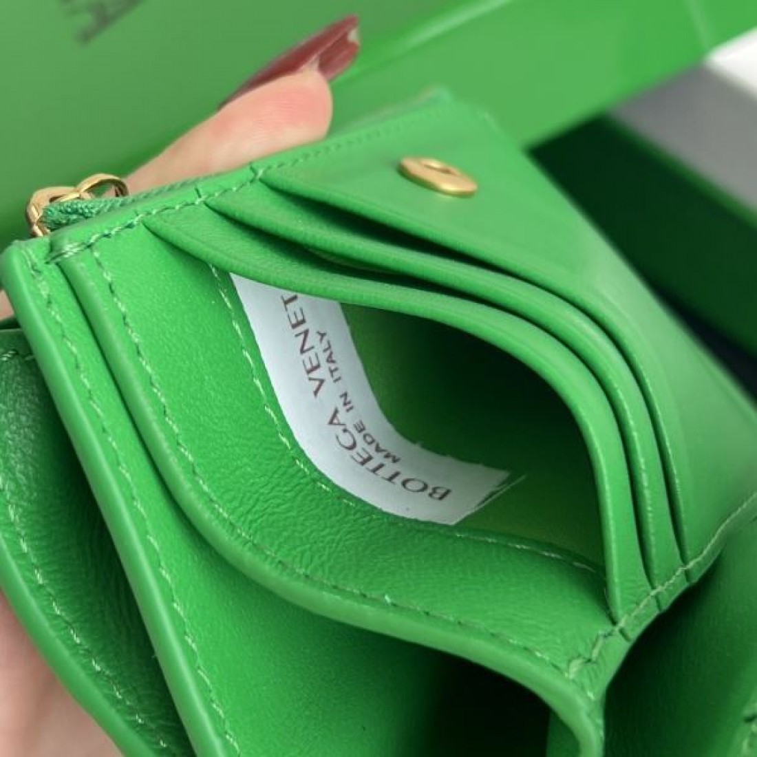 軽やかでフェミニンな BOTTEGA VENETA ボッテガヴェネタ コピー コインバッグ