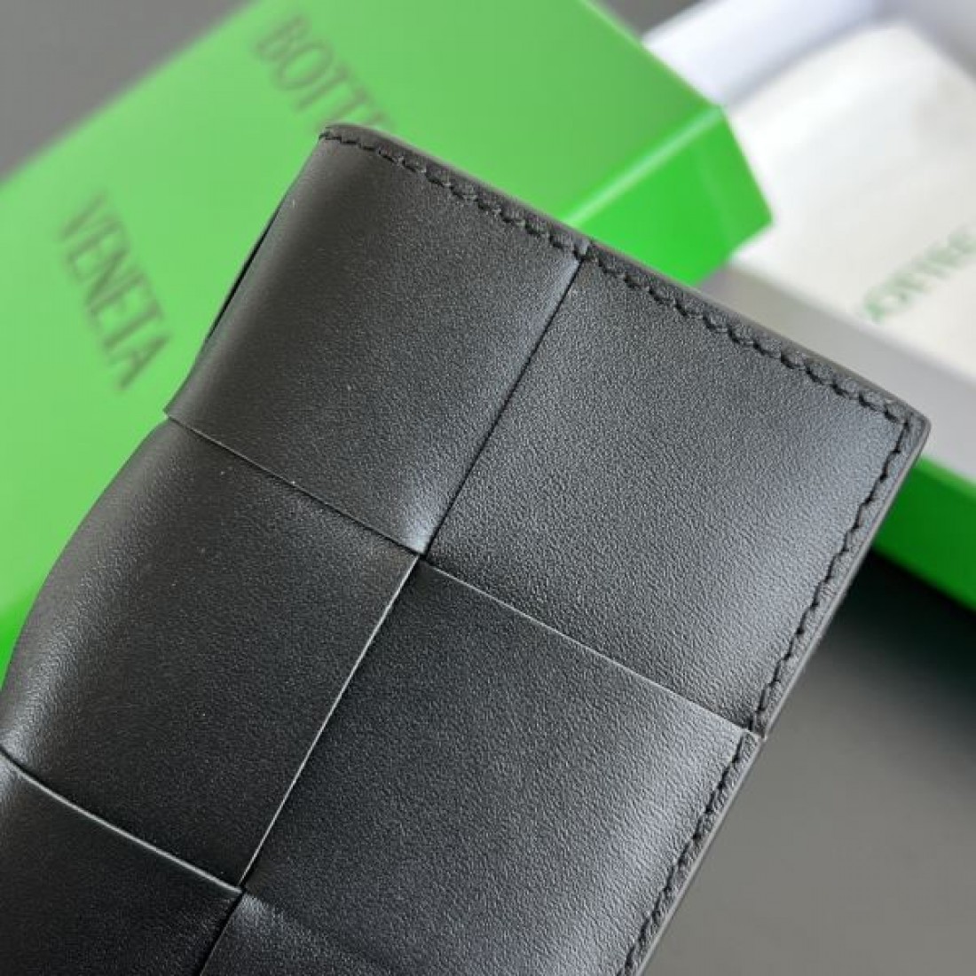 エレガントで知的な BOTTEGA VENETA ボッテガヴェネタ コピー カードケース