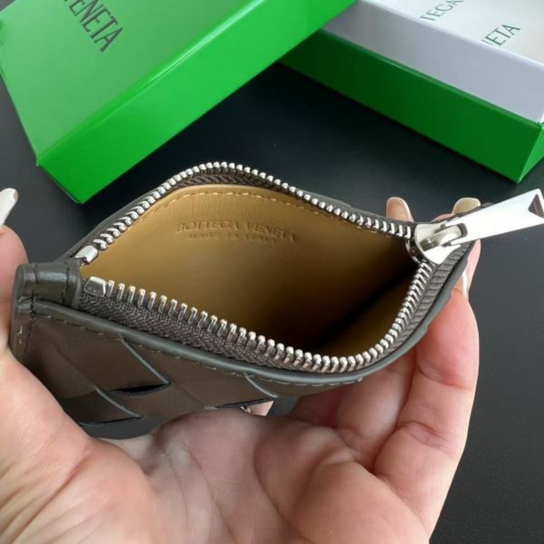 BOTTEGA VENETA ボッテガヴェネタ コピー カードケース 機能的でスマートな