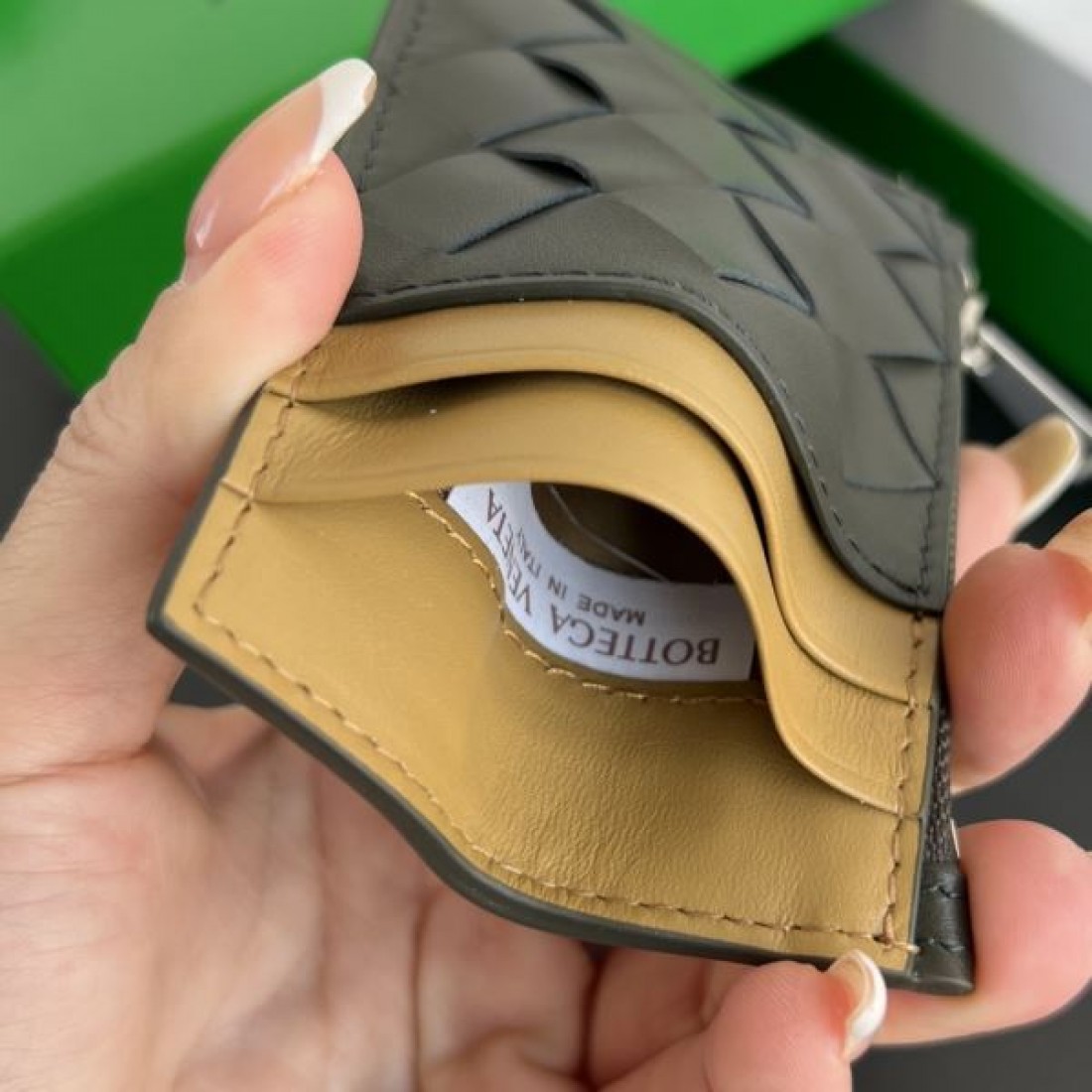 BOTTEGA VENETA ボッテガヴェネタ コピー カードケース 機能的でスマートな